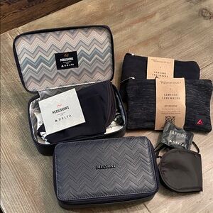 Delta Missoni Chevron Toiletry Bag Set - midnight blue